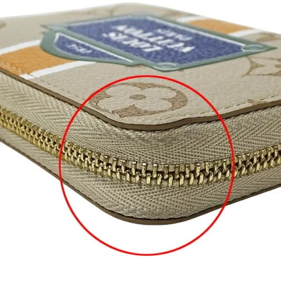 LOUIS VUITTON Beige Wallet - Picture 10 of 11